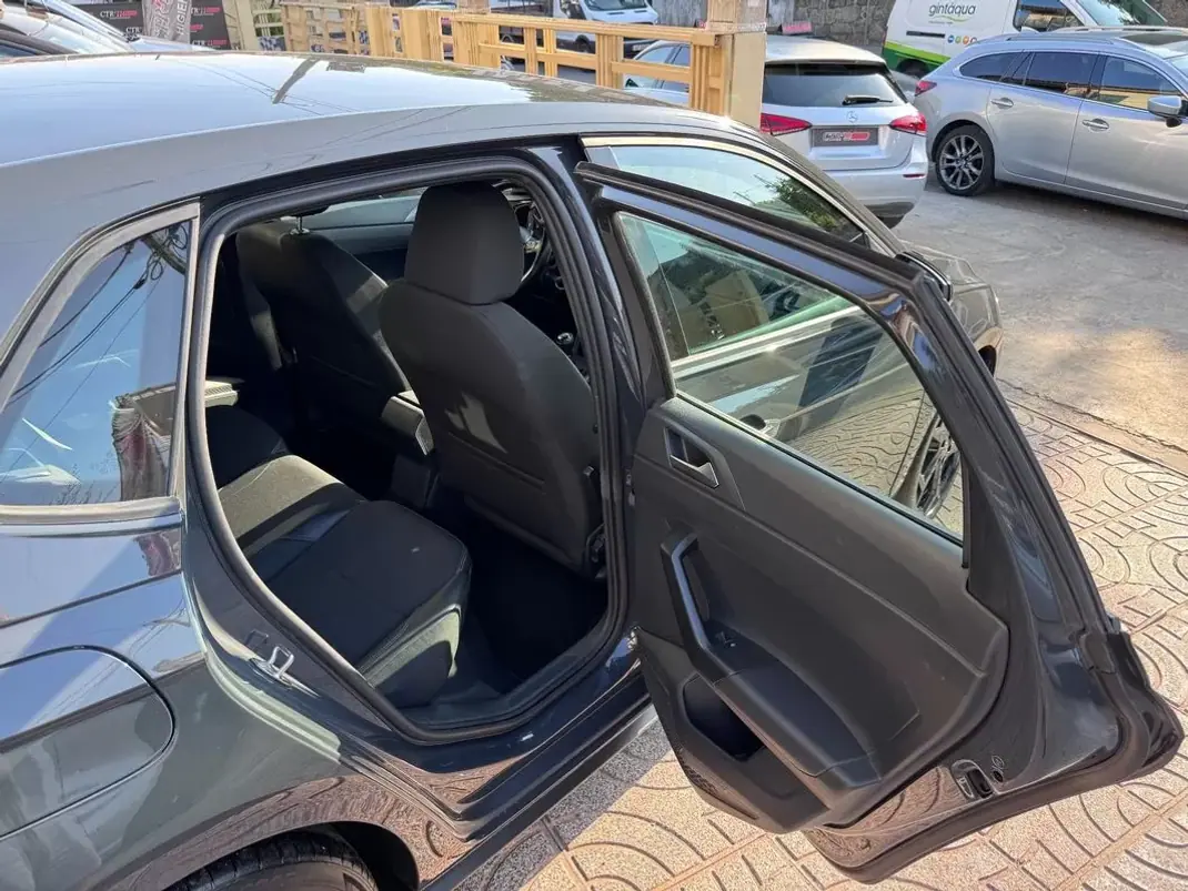 Volkswagen Polo 2018 - 14900 EUR, 186328 km - 186328km - foto 17 de 32