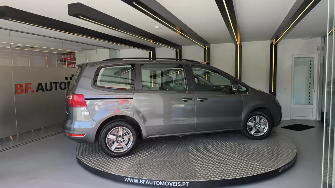 SEAT Alhambra 2011 - 11750 EUR, 235491 km - 235491km - foto 7 de 54