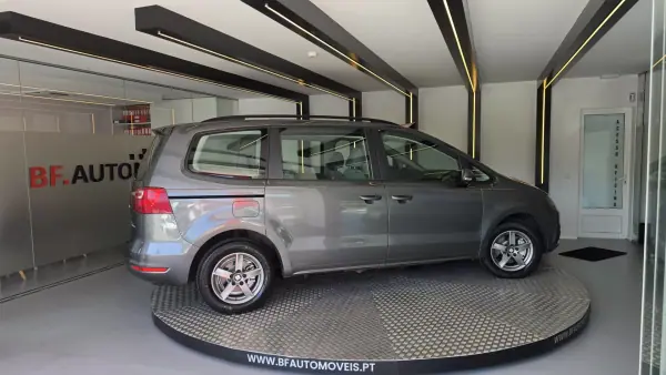 SEAT Alhambra 2011 - 11750 EUR, 235491 km - 235491km - foto 7 de 54