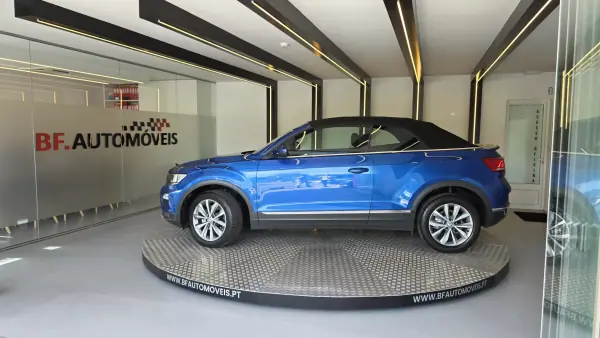 Volkswagen T-Roc Cabrio 2020 - 26900 EUR, 61926 km - AUTO.MOTO.pt - 61926km - foto 14 de 56