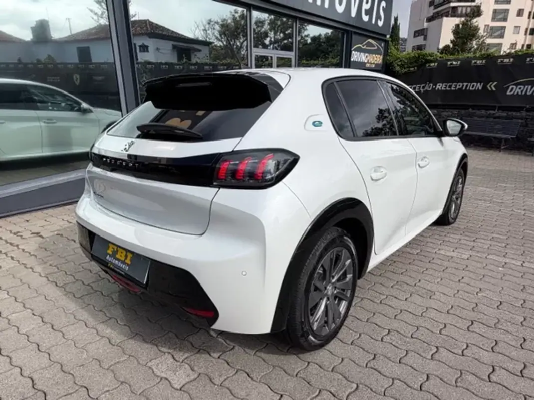 Peugeot e-208 2021 - 16900 EUR, 60530 km - AUTO.MOTO.pt - 60530km - foto 9 de 12