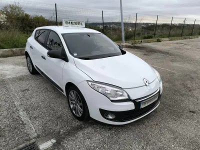 Renault Mégane 1.5 DCI III Hatchback 2013 - 4950 EUR, 317737 km - AUTO.MOTO.pt - 317737km - foto 10 de 50