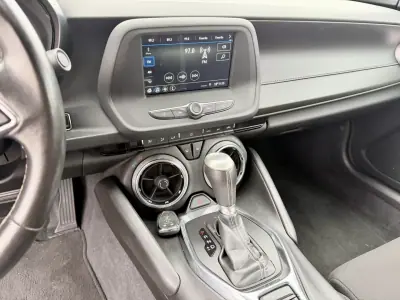 Chevrolet Camaro 2019 - 35990 EUR, 72000 km - AUTO.MOTO.pt - 72000km - foto 13 de 19