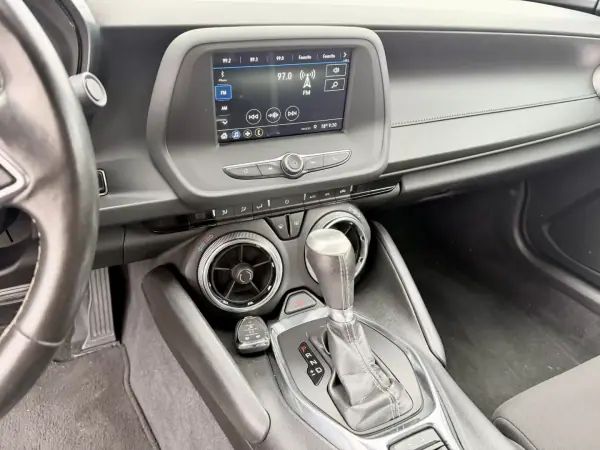 Chevrolet Camaro 2019 - 35990 EUR, 72000 km - AUTO.MOTO.pt - 72000km - foto 13 de 19
