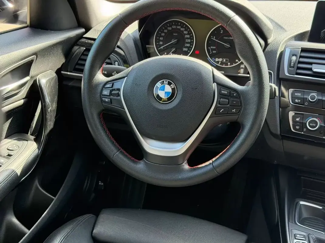 BMW 116 2016 - 12900 EUR, 178589 km - 178589km - foto 9 de 25