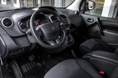 Renault Kangoo E-Tech 2020 - 9990 EUR, 57785 km - AUTO.MOTO.pt - 57785km - foto 23 de 28