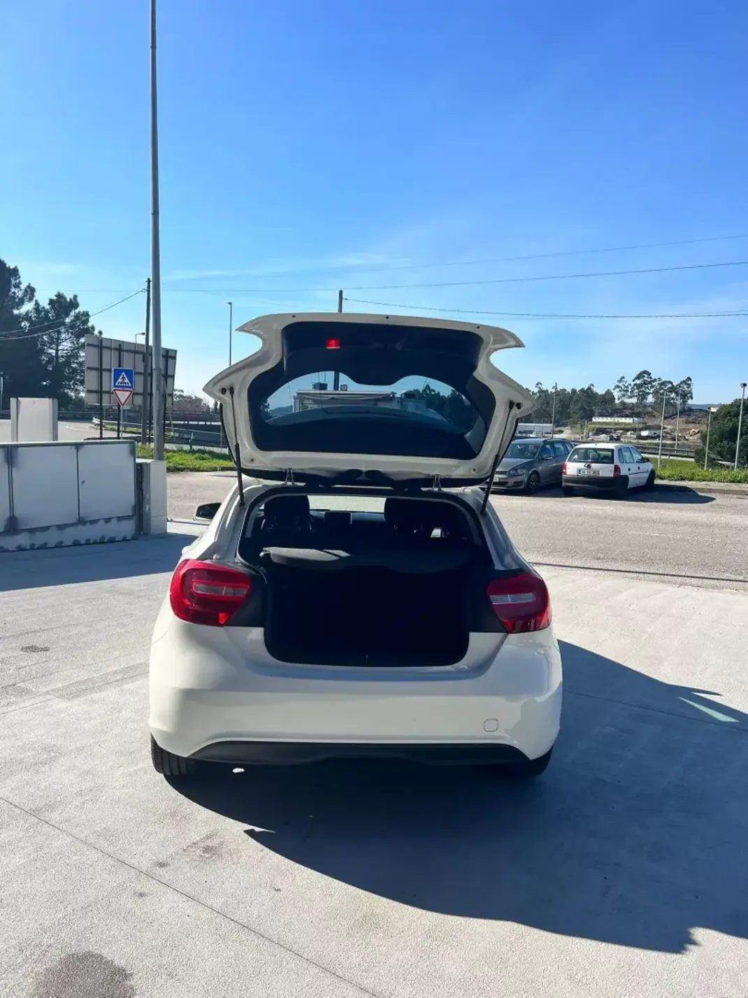 Mercedes-Benz A 180 2013 - 15000 EUR, 197483 km - AUTO.MOTO.pt - 197483km - foto 6 de 20