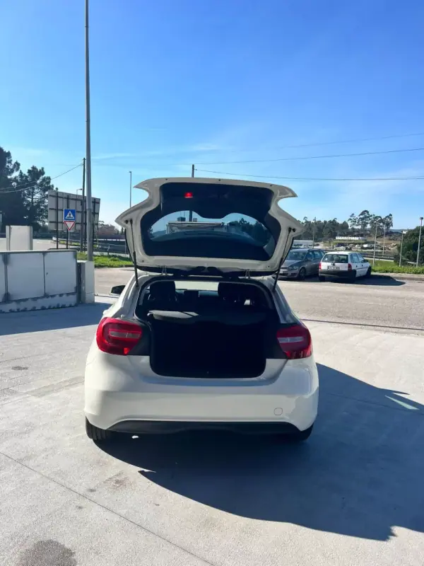 Mercedes-Benz A 180 2013 - 15000 EUR, 197483 km - AUTO.MOTO.pt - 197483km - foto 6 de 20