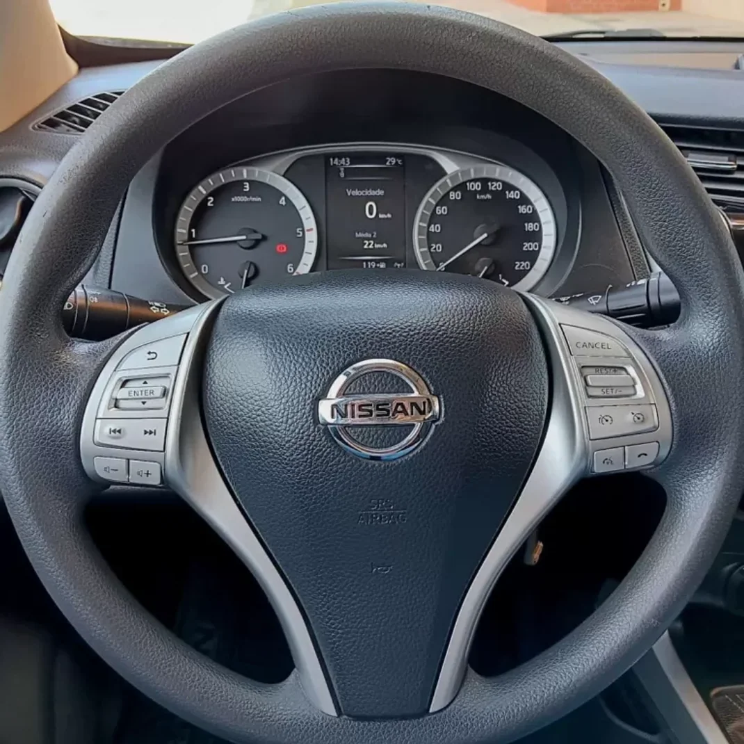 Nissan Navara 2021 - 34500 EUR, 93942 km - AUTO.MOTO.pt - 93942km - foto 14 de 23