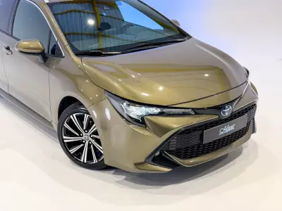 Toyota Corolla Touring Sports 2022 - 20950 EUR, 145000 km - 145000km - foto 11 de 35