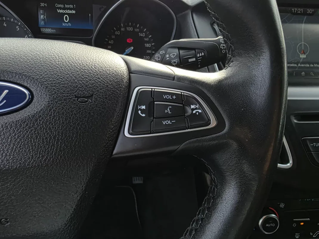 Ford Focus 2015 - 10990 EUR, 105000 km - AUTO.MOTO.pt - 105000km - foto 19 de 32