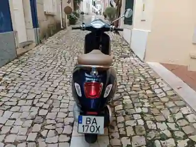 Vespa Primavera 150 ABS 2022 - 4200 EUR, 25067 km - AUTO.MOTO.pt - 25067km - foto 5 de 9