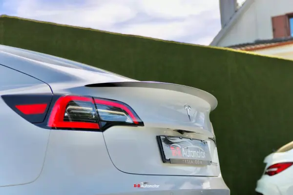 Tesla Model 3 2021 - 32400 EUR, 70000 km - AUTO.MOTO.pt - 70000km - foto 10 de 39