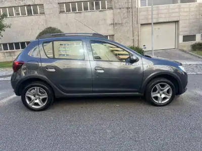 Dacia Sandero 2017 - 10950 EUR, 158000 km - AUTO.MOTO.pt - 158000km - foto 7 de 15