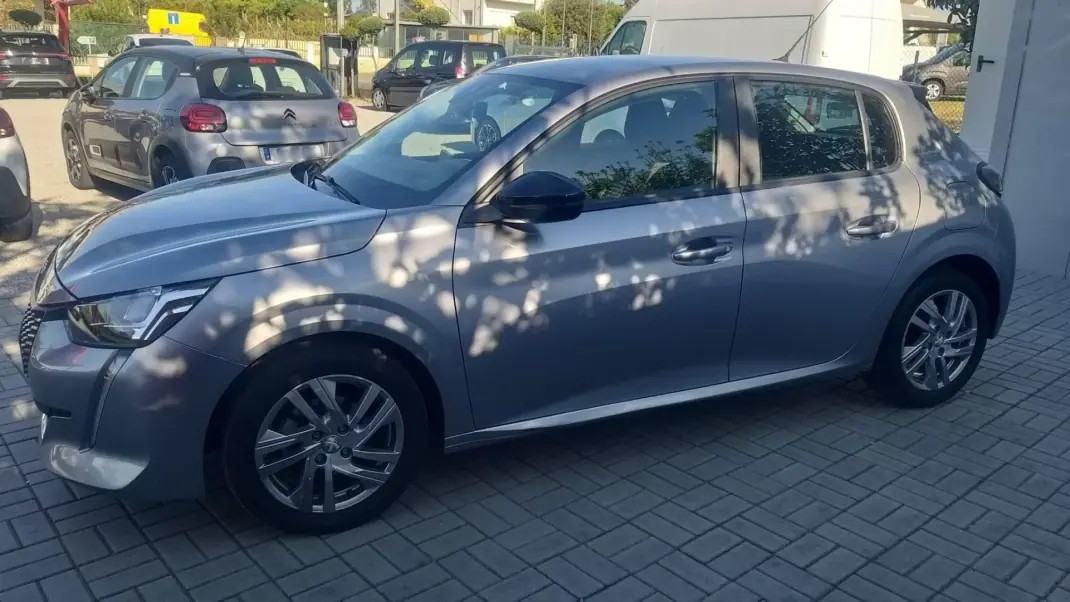 Peugeot 208 2022 - 13565 EUR, 63583 km - AUTO.MOTO.pt - 63583km - foto 20 de 37