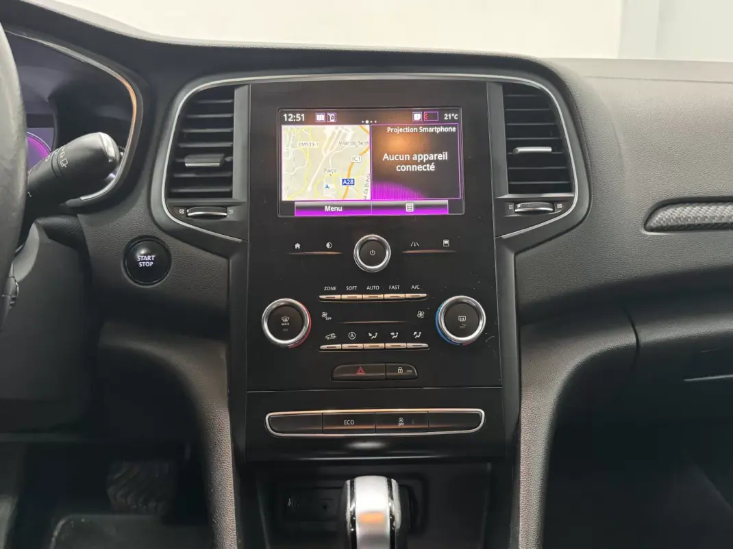 Renault Mégane 2019 - 15990 EUR, 124000 km - AUTO.MOTO.pt - 124000km - foto 11 de 11