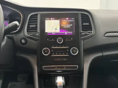 Renault Mégane 2019 - 15990 EUR, 124000 km - AUTO.MOTO.pt - 124000km - foto 11 de 11