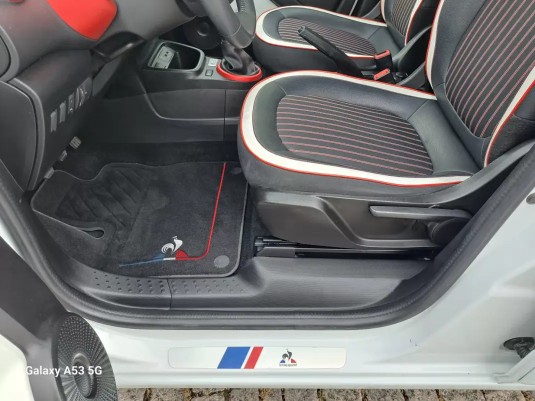 Renault Twingo 2020 - 11990 EUR, 54214 km - AUTO.MOTO.pt - 54214km - foto 10 de 23