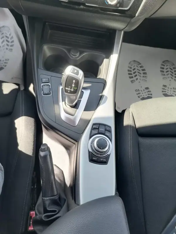 BMW 116 2017 - 16900 EUR, 141337 km - AUTO.MOTO.pt - 141337km - foto 13 de 16