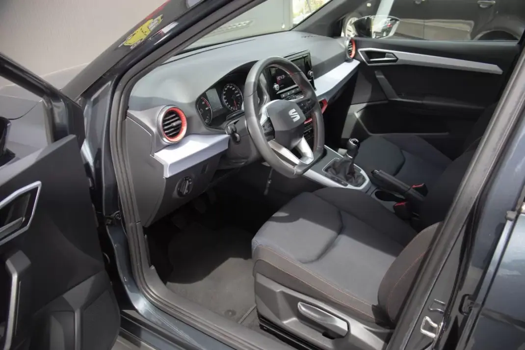 SEAT Arona 2023 - 18390 EUR, 14160 km - AUTO.MOTO.pt - 14160km - foto 11 de 34