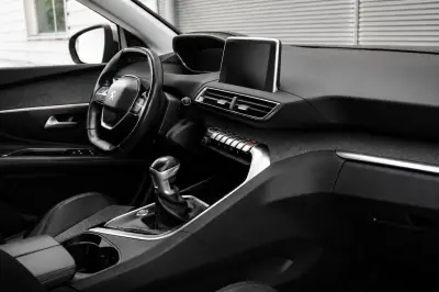 Peugeot 3008 2016 - 16250 EUR, 118234 km - AUTO.MOTO.pt - 118234km - foto 27 de 30