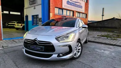 Citroën DS5 2012 - 10900 EUR, 184000 km - AUTO.MOTO.pt - 184000km - foto 14 de 17