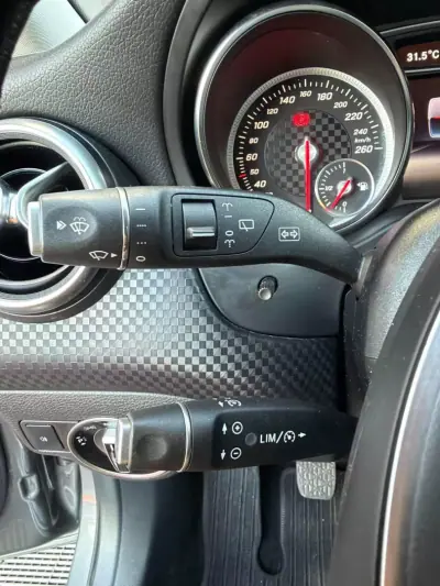 Mercedes-Benz A 180 2018 - 15900 EUR, 138911 km - 138911km - foto 13 de 20