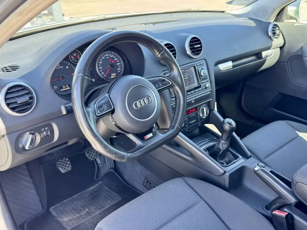 Audi A3 Sportback 2010 - 8990 EUR, 226000 km - 226000km - foto 8 de 19