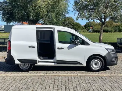 Renault Kangoo 2023 - 16250 EUR, 116000 km - foto 6 de 33