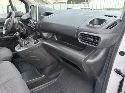 Peugeot Partner 1.5HDI 3lugares 2021 - 11900 EUR, 160000 km - AUTO.MOTO.pt - 160000km - foto 44 de 47