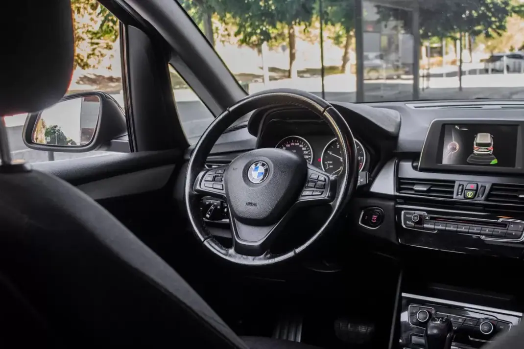 BMW 216 Gran Tourer 2017 - 13990 EUR, 172292 km - AUTO.MOTO.pt - 172292km - foto 31 de 40