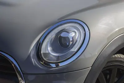 MINI 3 Portas 2017 - 13900 EUR, 237412 km - AUTO.MOTO.pt - 237412km - foto 11 de 32