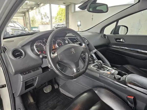 Peugeot 3008 2013 - 10990 EUR, 238991 km - AUTO.MOTO.pt - 238991km - foto 14 de 26