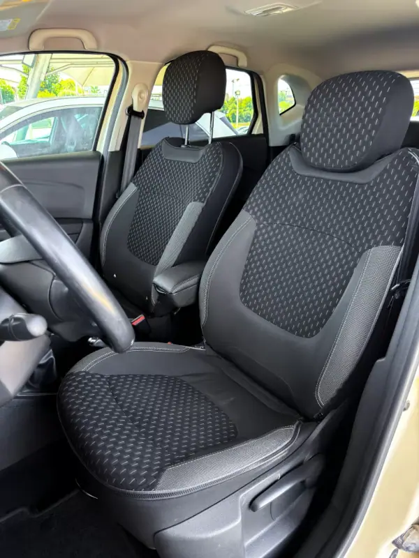 Renault Captur 2019 - 12750 EUR, 68000 km - AUTO.MOTO.pt - 68000km - foto 18 de 26