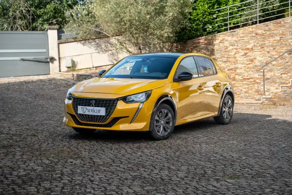 Peugeot e-208 2021 - 14500 EUR, 59000 km - AUTO.MOTO.pt - 59000km - foto 4 de 43