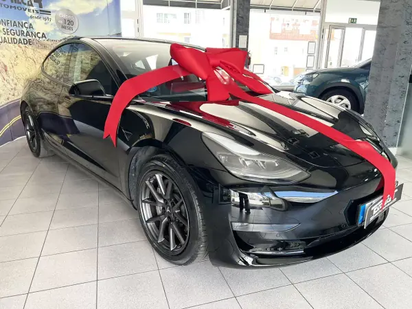 Tesla Model 3 2021 - 29900 EUR, 86555 km - AUTO.MOTO.pt - 86555km - foto 2 de 17