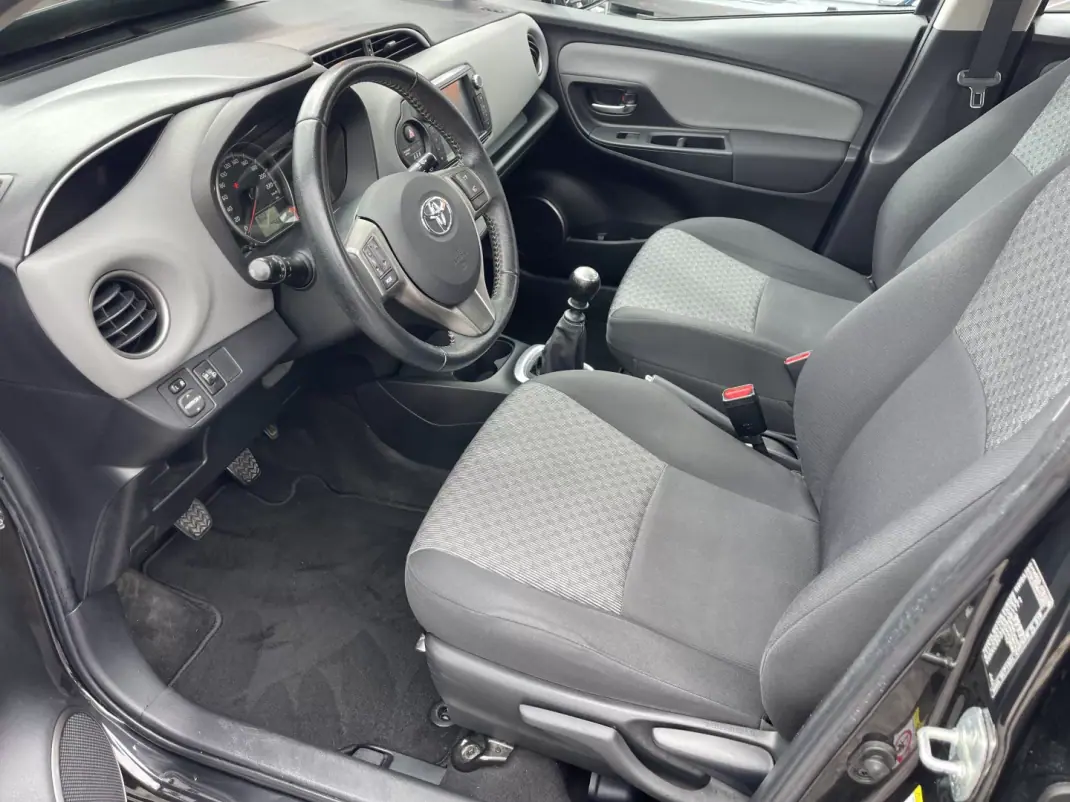 Toyota Yaris 2014 - 13950 EUR, 120568 km - AUTO.MOTO.pt - 120568km - foto 8 de 13