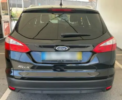 Ford Focus SW 2011 - 7490 EUR, 159718 km - AUTO.MOTO.pt - 159718km - foto 12 de 14