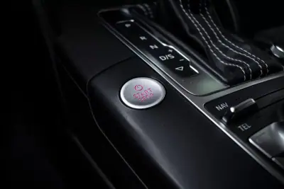 Audi A3 Sportback 2015 - 13490 EUR, 252393 km - AUTO.MOTO.pt - 252393km - foto 16 de 34