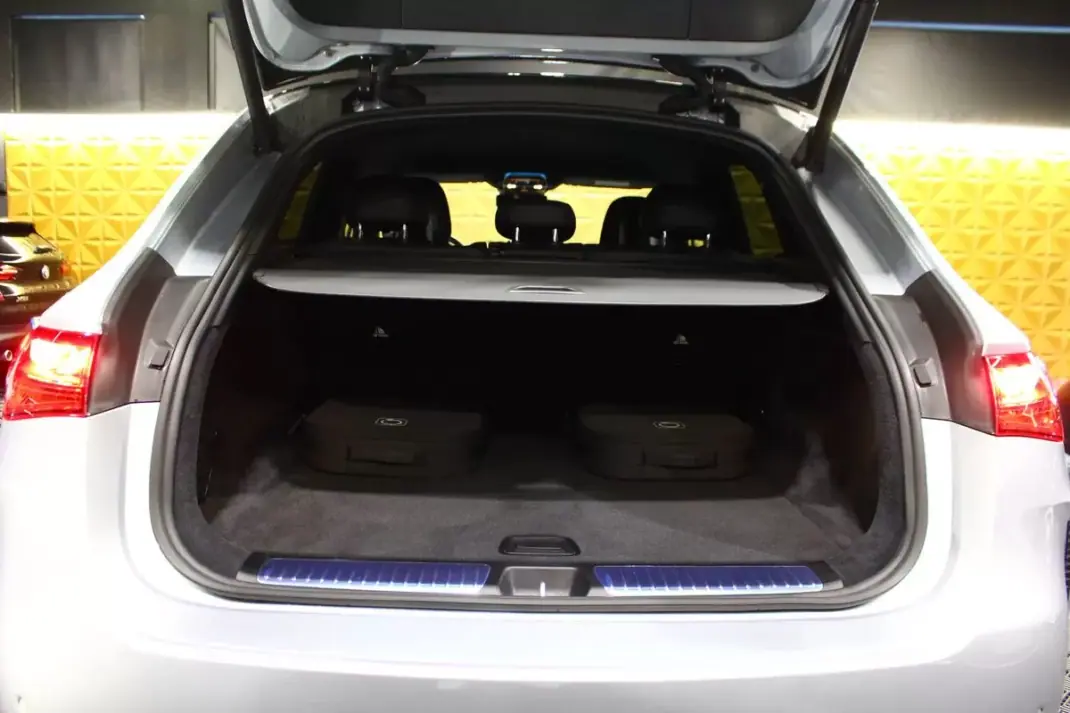 Mercedes-Benz EQE 2025 - 58900 EUR, 25000 km - AUTO.MOTO.pt - 25000km - foto 30 de 42