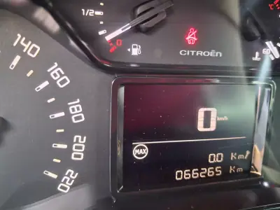 Citroën C3 2019 - 10900 EUR, 66000 km - AUTO.MOTO.pt - 66000km - foto 9 de 10