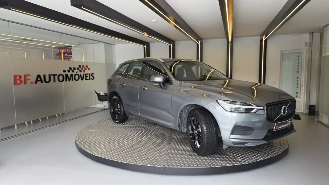 Volvo XC 60 2018 - 23500 EUR, 242396 km - AUTO.MOTO.pt - 242396km - foto 5 de 55