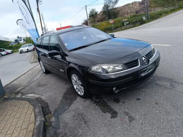 Renault Laguna 2007 - 3500 EUR, 230000 km - AUTO.MOTO.pt - 230000km - foto 8 de 23