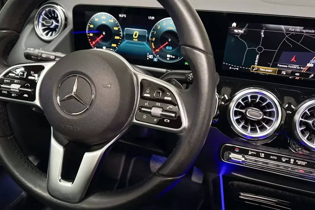 Mercedes-Benz GLA 250 2021 - 33950 EUR, 52396 km - AUTO.MOTO.pt - 52396km - foto 52 de 60