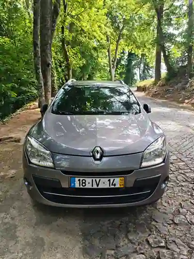 Renault Mégane Break 2010 - 3900 EUR, 257000 km - AUTO.MOTO.pt - 257000km - foto 2 de 10