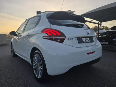 Peugeot 208 2016 - 13990 EUR, 163000 km - AUTO.MOTO.pt - 163000km - foto 7 de 31