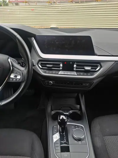 BMW 118 2023 - 24490 EUR, 60000 km - AUTO.MOTO.pt - 60000km - foto 14 de 29