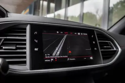 Peugeot 308 2020 - 17990 EUR, 142466 km - AUTO.MOTO.pt - 142466km - foto 40 de 45