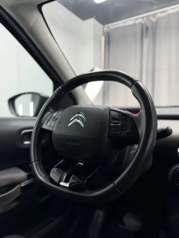 Citroën C4 Cactus 2019 - 10999 EUR, 114000 km - AUTO.MOTO.pt - 114000km - foto 16 de 21