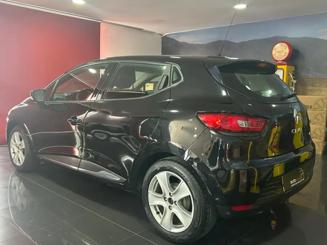 Renault Clio 2016 - 10500 EUR, 161074 km - AUTO.MOTO.pt - 161074km - foto 4 de 17
